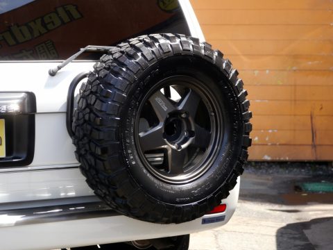 ランドクルーザー１００ VXLTD ARB4×4カスタム　背面タイヤ